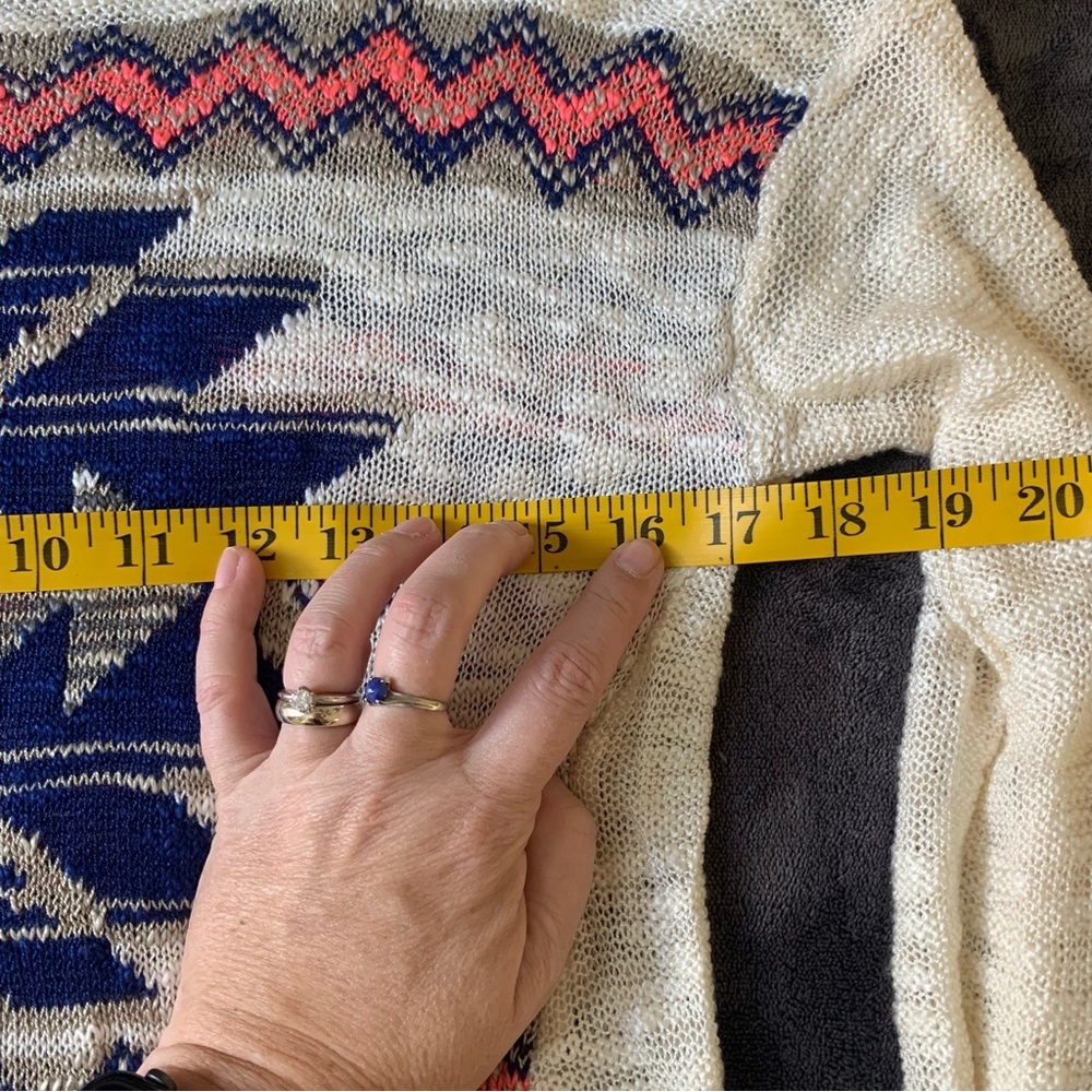 dELiA's Aztec Print Lightweight Sweater Size S - Picture 10 of 10